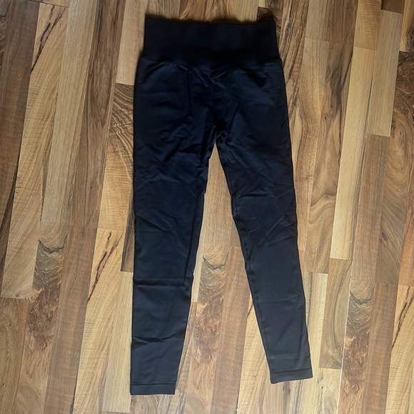 Selling because I ordered the wrong size. - Picture 2 of 5